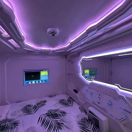 Good Vibes Only Capsule *