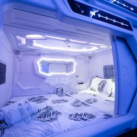 Kapslový hotel Good Vibes Only Capsule *